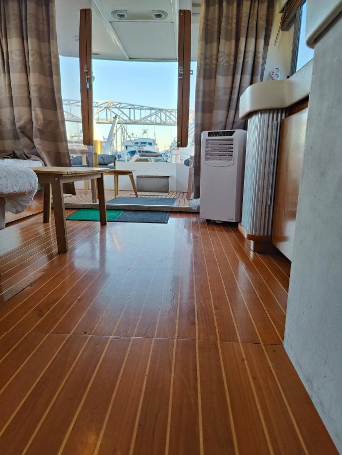 Voyager Hotel Sant Adria de Besos Buitenkant foto