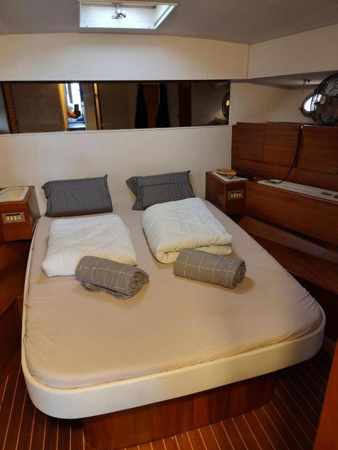Voyager Hotel Sant Adria de Besos Buitenkant foto